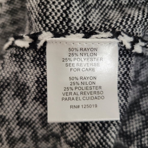 JOSEPH A ,Black and white  turtleneck  Sweater size small - Picture 6 of 8